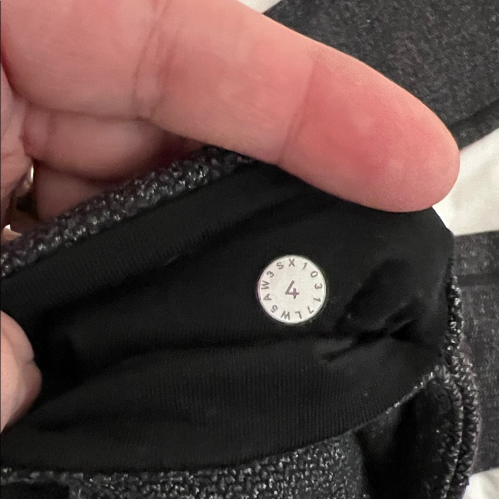 Lululemon Wunder Under Low-Rise Tight *28" Size 4 - Picture 7 of 7
